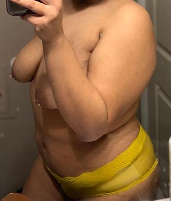 Rose, 25  female escort, Akron