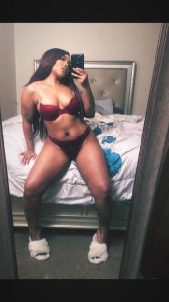 ChinaDoll, 22  female escort, Akron