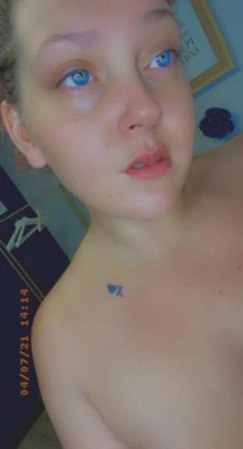 Phoenix, 26  female escort, Akron