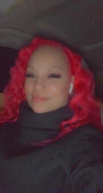 Becky, 25  female escort, Akron