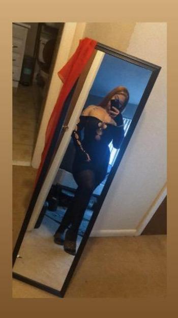 Winter, 26  female escort, Akron