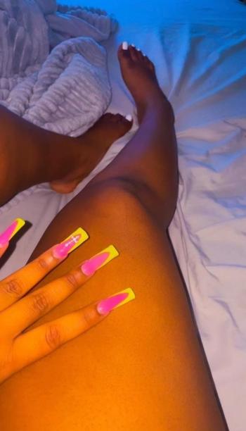 Figi, 22  female escort, Akron