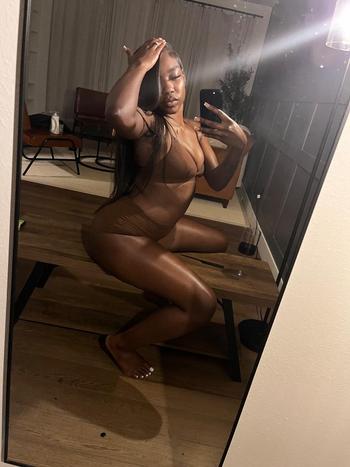 Bailey, 22  female escort, Akron