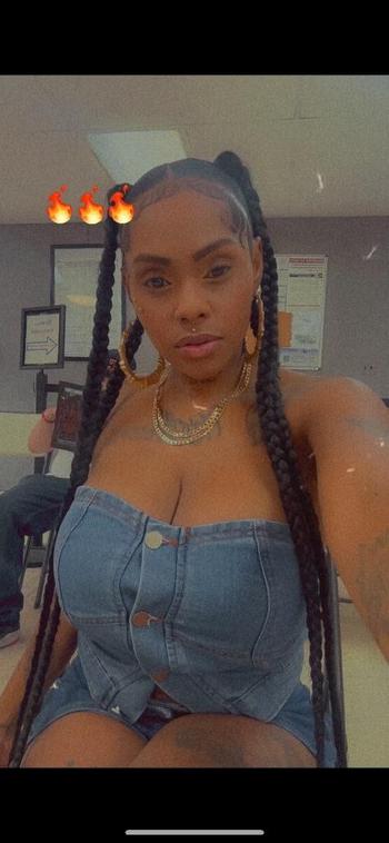 Lola, 22  female escort, Akron