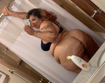Big Yellow , 28  female escort, Akron