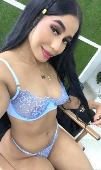 ROSANNA, 25  female escort, Akron