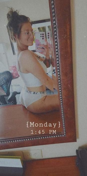 2342662276, female escort, Akron